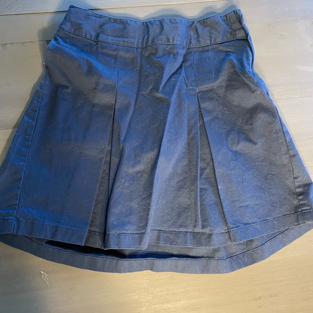 Girls navy uniform skirt. Size 7
